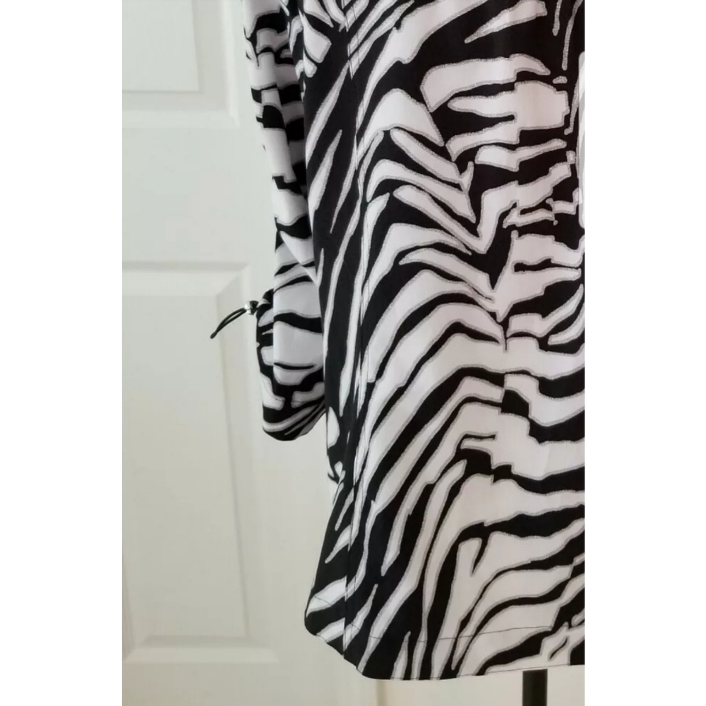 Chicos zebra Jacket snap front sz 1 Med windbreaker - Picture 3 of 8